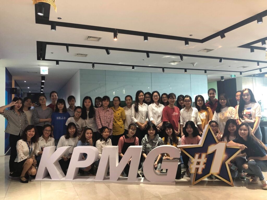 [PTIT X KPMG] Sinh viên PTIT tham dự Office tour KPMG